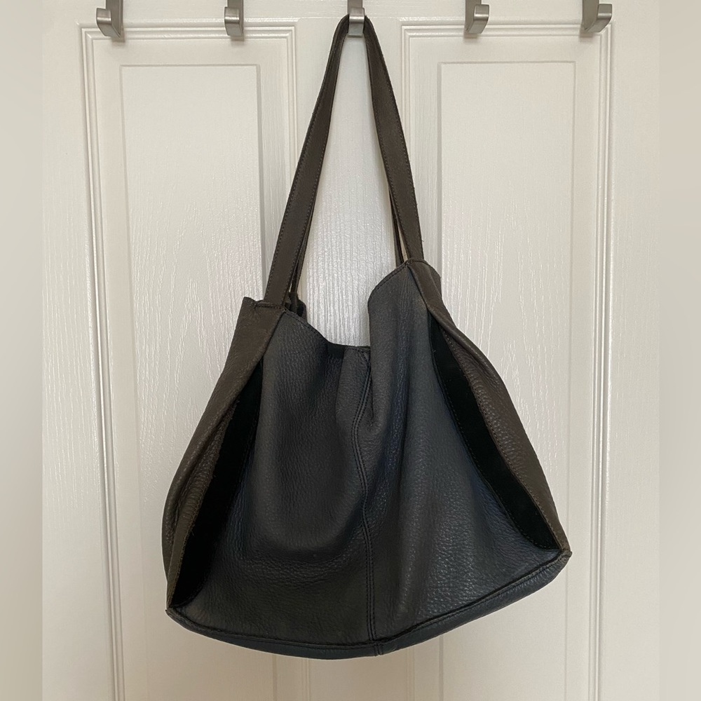 Women’s hand/shoulder bag